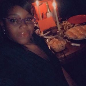 Meet your Posher, Joi